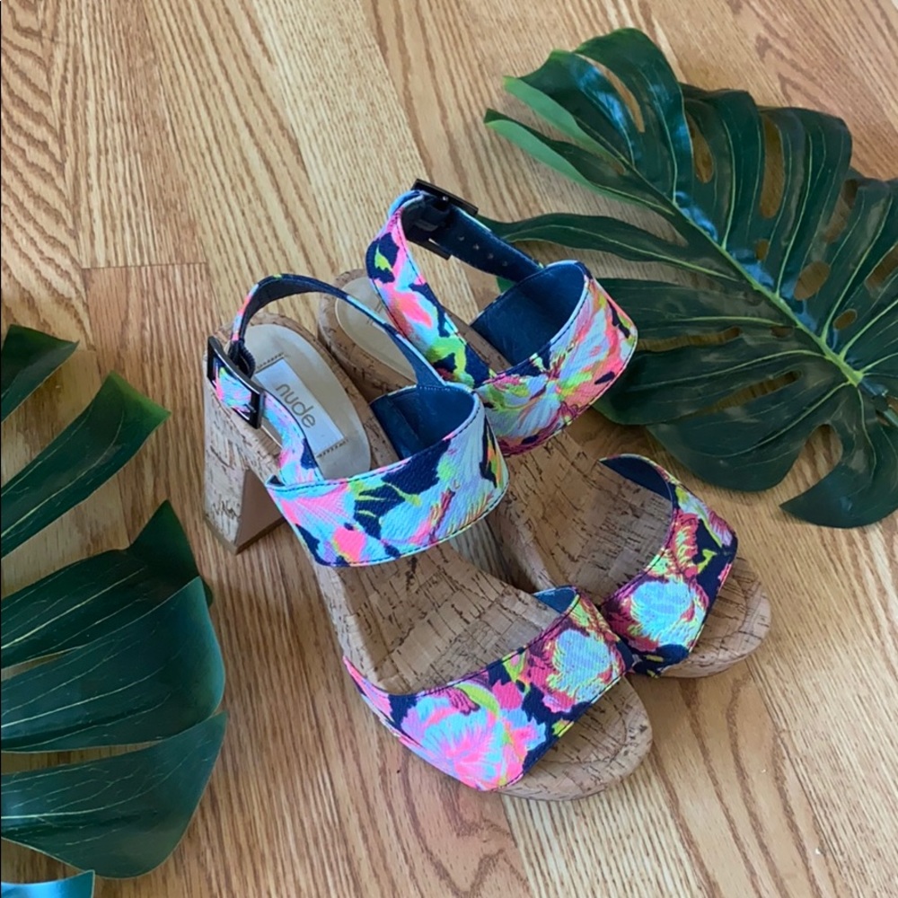 ❤️ Nude floral summer sandals